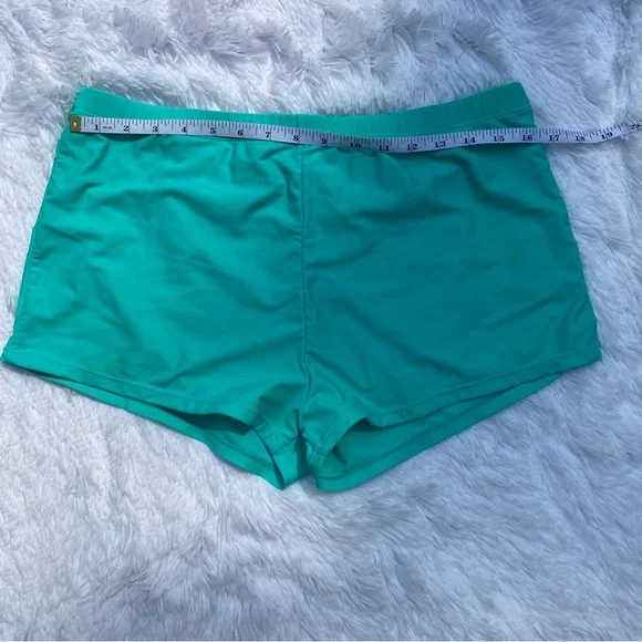 2 Piece Swimsuit With Swim Shorts - Picture 4 of 13